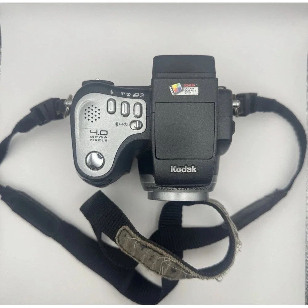 Kodak EasyShare DX6490 4MP 10x Zoom Tested Working 2 Batteries Charger